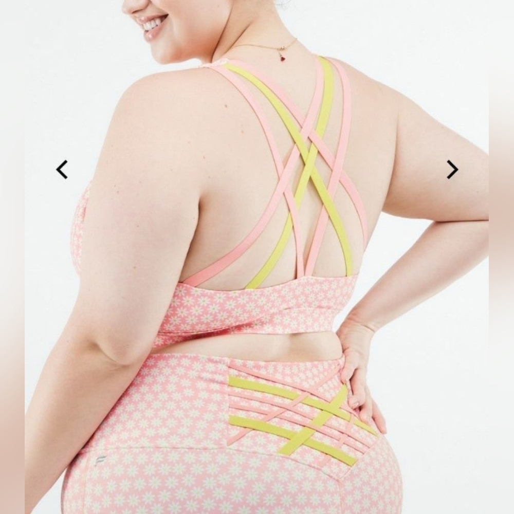 Fabletics Workout Set - Picture 11 of 12